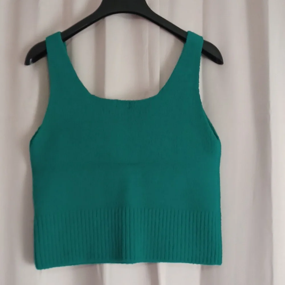 A New Day Fuzzy Sweater Tank Cropped Scoop Neck Rich Green